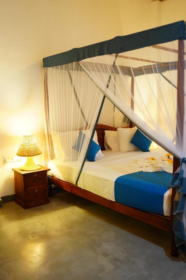Ronaya Surf Waves Villa Dikwella Eksteriør bilde