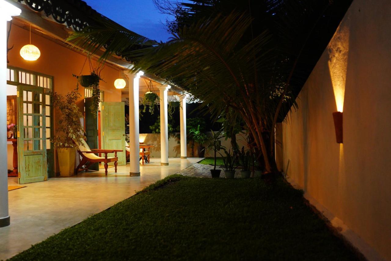 Ronaya Surf Waves Villa Dikwella Eksteriør bilde