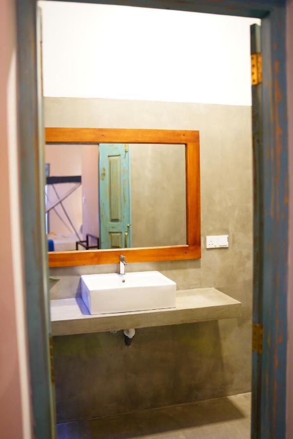 Ronaya Surf Waves Villa Dikwella Eksteriør bilde