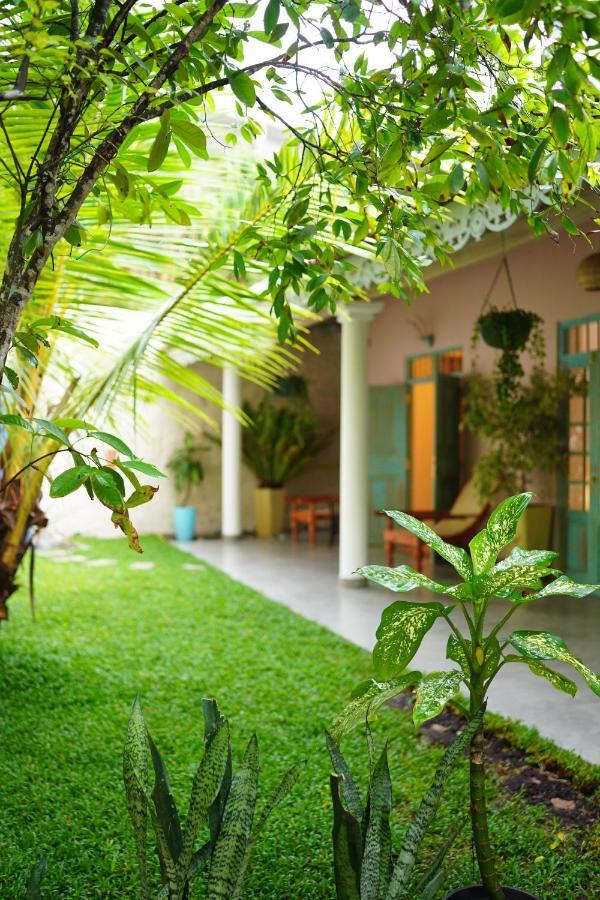 Ronaya Surf Waves Villa Dikwella Eksteriør bilde