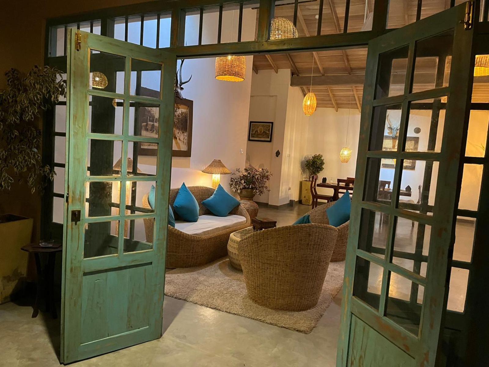 Ronaya Surf Waves Villa Dikwella Eksteriør bilde